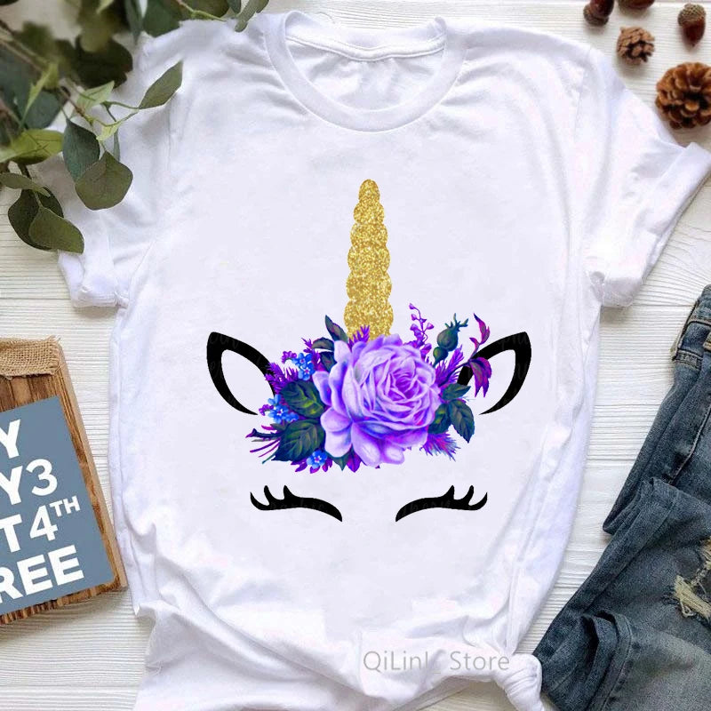 Dein zauberhaftes Einhorn T-Shirt mit Blumen