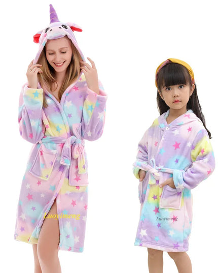 Kuscheliger Einhorn Pyjama mit Kapuze und Sternenmuster für Erwachsene und Kinder aus weichem Polyester