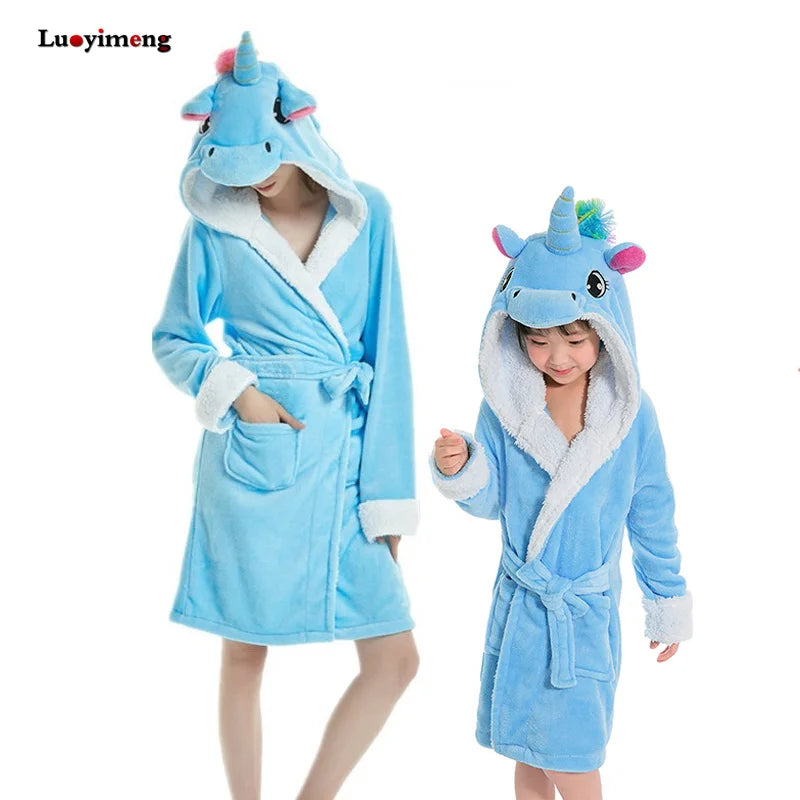 Warmer Einhorn Pyjama für kuschelige