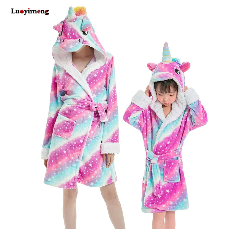Warmer Einhorn Pyjama für kuschelige