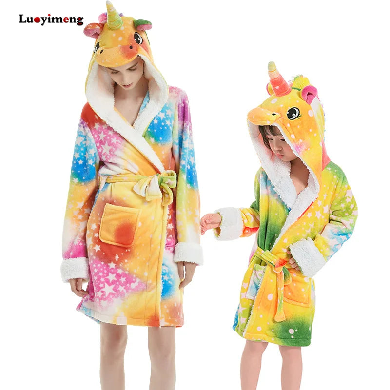 Warmer Einhorn Pyjama für kuschelige