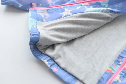 Deine Regenbogen-Einhorn Jacke wartet!