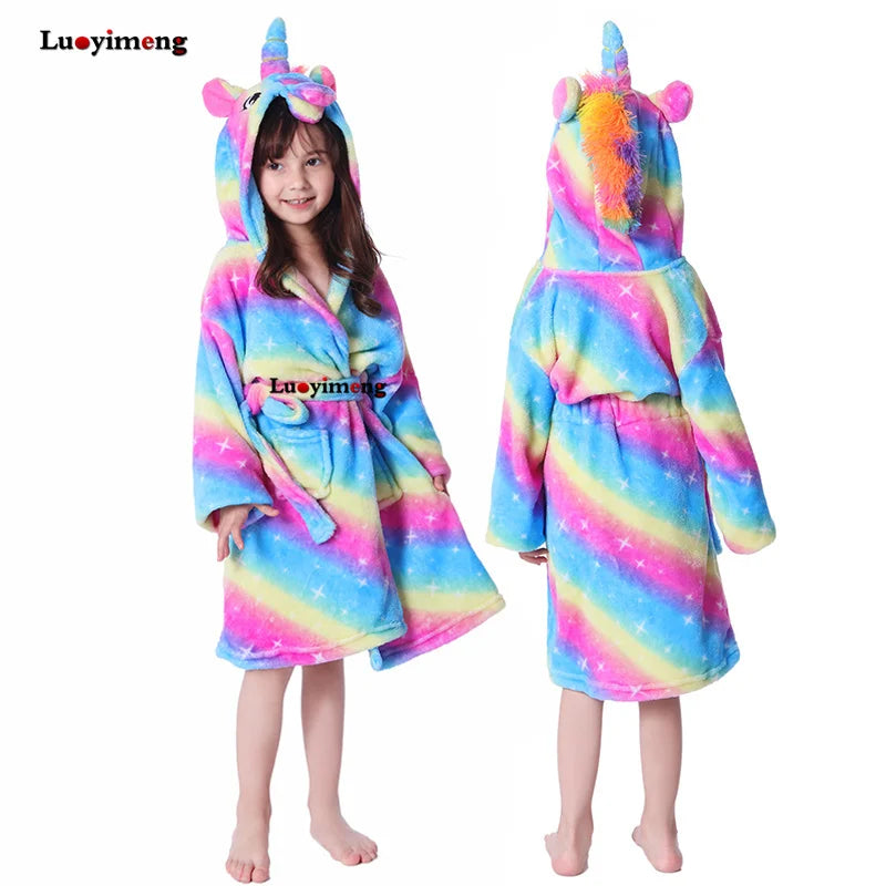 Warmer Einhorn Pyjama für kuschelige