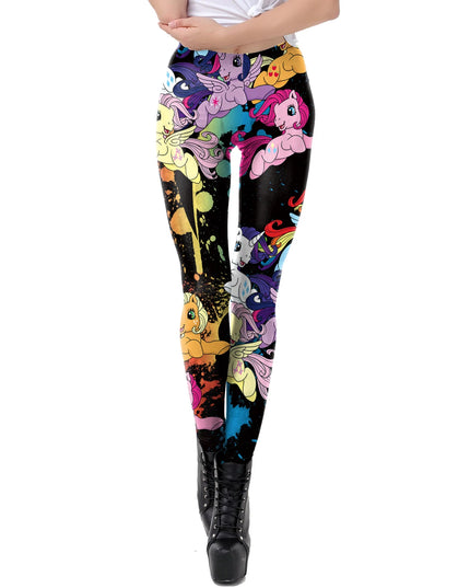 Frau trägt eine bunte Einhorn Leggings mit Eiscreme- und Regenbogen-Print in Mid-Calf Länge.