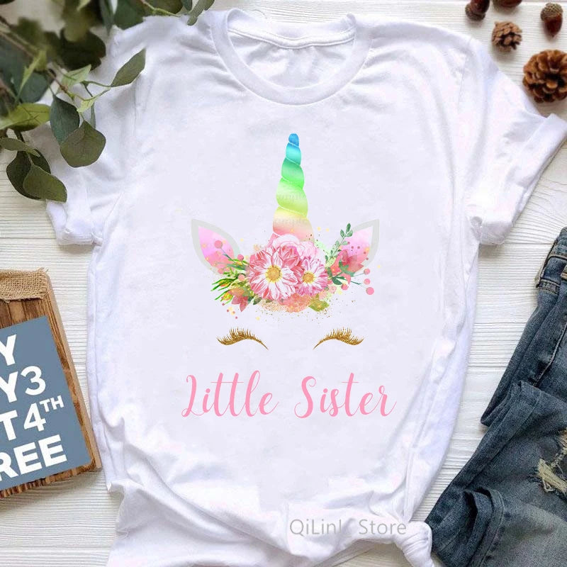 Dein Einhorn T-Shirt mit Blumen-Charme