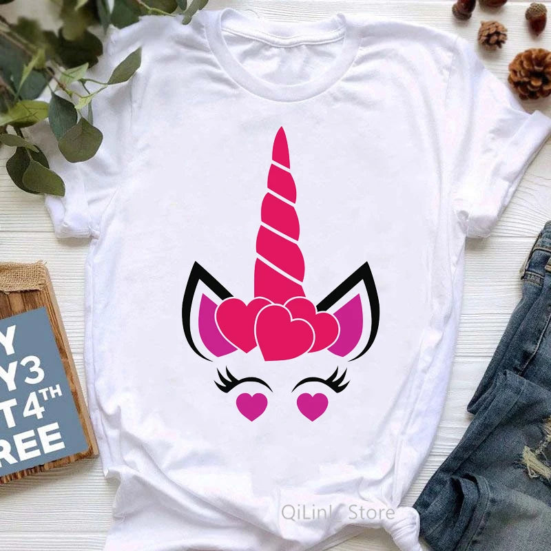 Dein zauberhaftes Einhorn T-Shirt mit Blumen