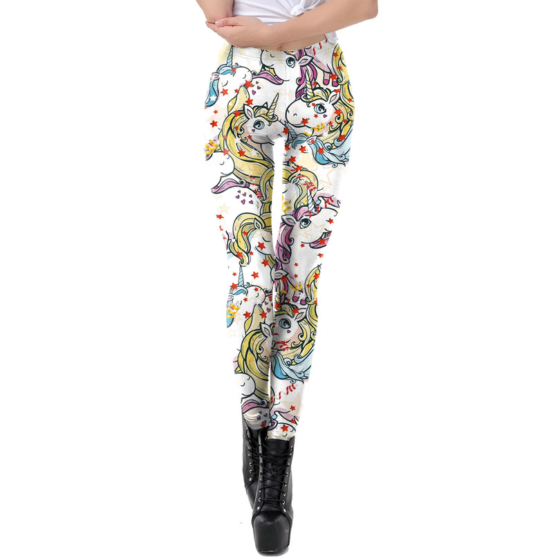 Frau trägt eine farbenfrohe Einhorn Leggings mit Regenbogen-Liebe-Print und lebendigen Farben.