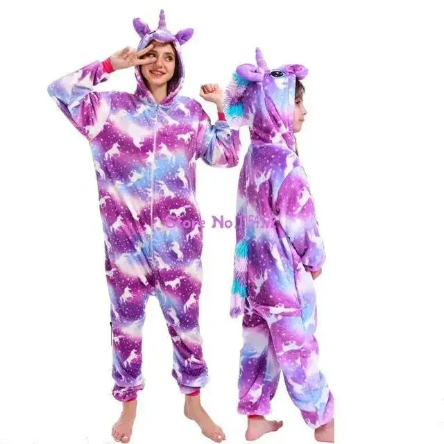 Dein kuscheliger Einhorn Onesie Panda-Style!