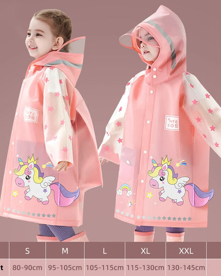 Rosa Einhorn Regenponcho für Kinder mit Dinosaurier-Motiv und extra Platz für einen Rucksack.