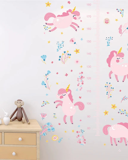 Pinkes Einhorn Wandtattoo mit Höhenmesser