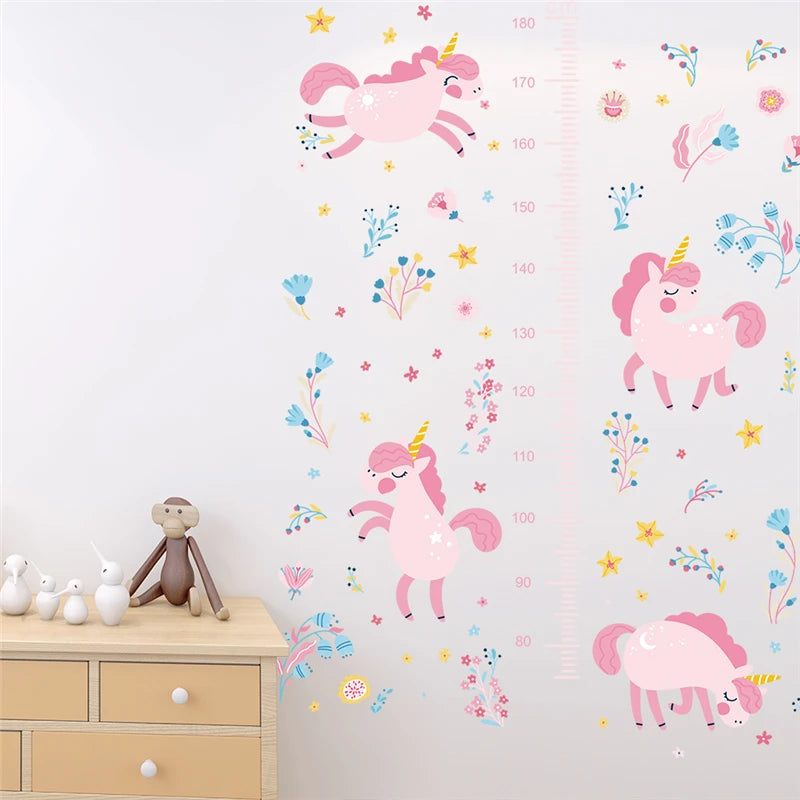 Pinkes Einhorn Wandtattoo mit Höhenmesser