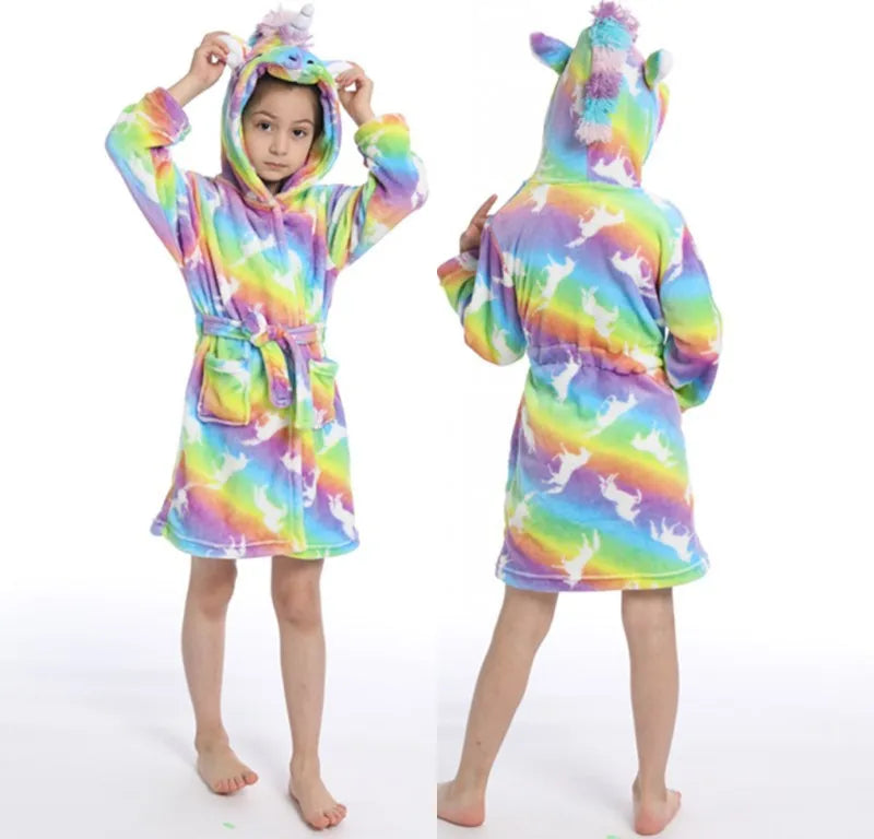 Fröhliche Einhorn Schuhe für bunte Träume