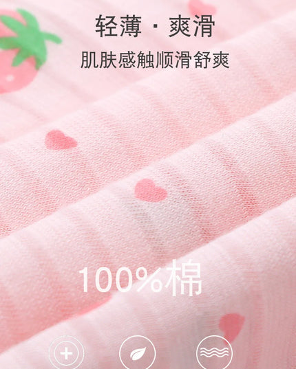 Der zuckersüße Einhorn Pyjama mit Erdbeeren