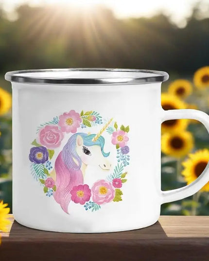 Weiße Emaille Einhorn Tasse mit einem lachenden Einhorn mit Regenbogenmähne und Sternen-Motiv, Henkel.
