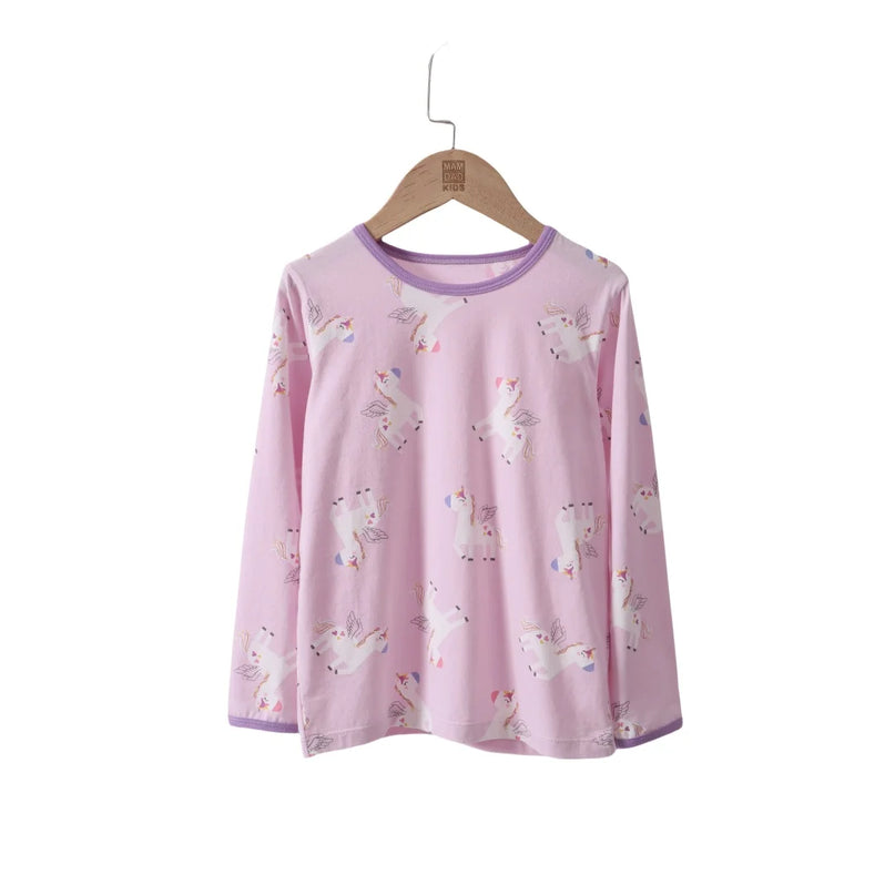 Der zuckersüße Einhorn Pyjama mit Erdbeeren