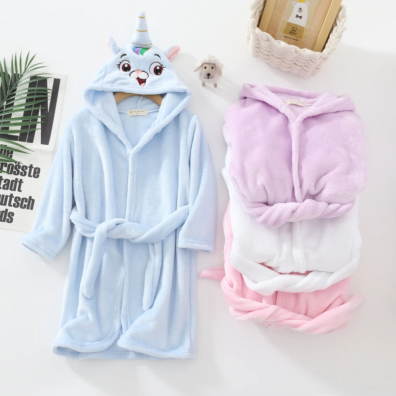 Süßer Einhorn Pyjama für kleine