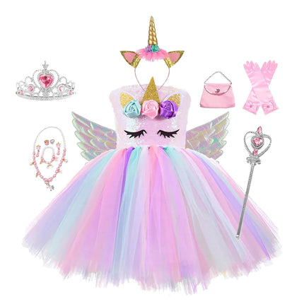 Mädchen trägt ein weißes Riesen Einhorn Tutu Kleid mit bunten Blumen und Tüllrock