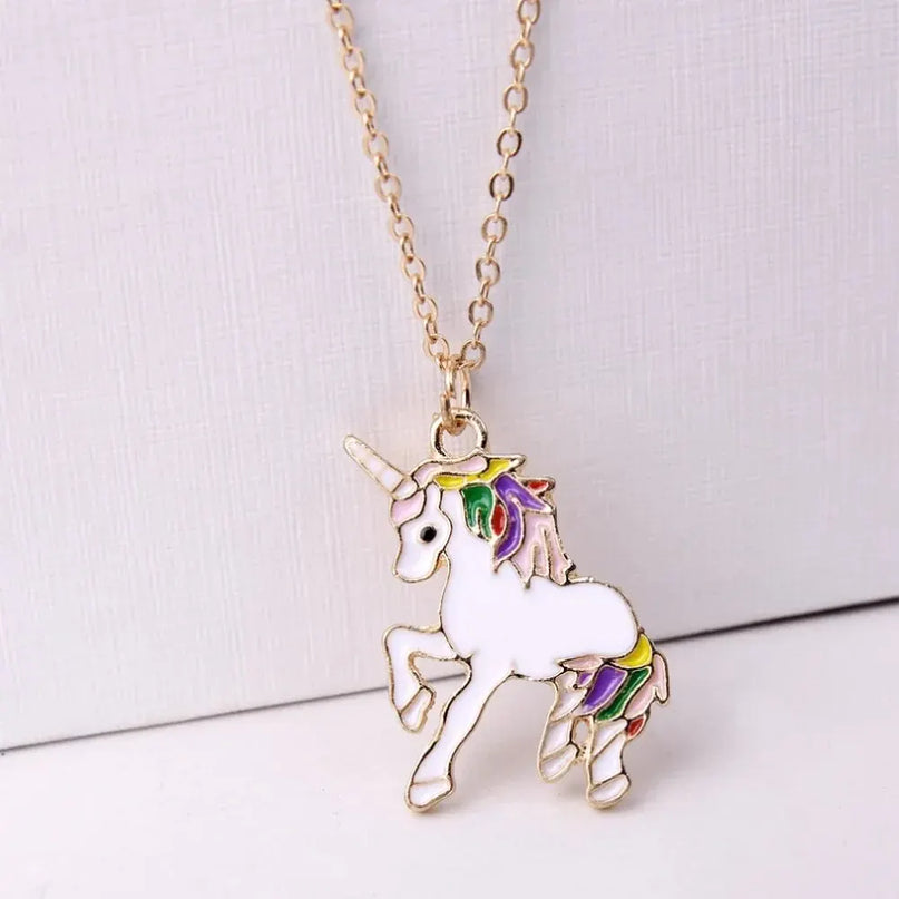 Deine flauschige Einhorn Kette in Lila!