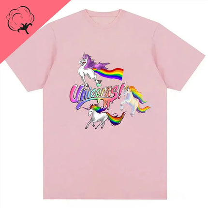 Weißes Einhorn T-Shirt mit farbenfrohem Cartoon-Einhorn-Motiv, geeignet fuer Maenner und Frauen.