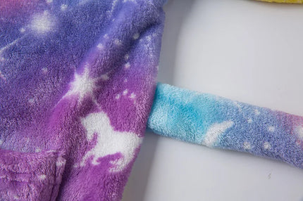 Dein süßer Einhorn Bademantel mit Kapuze