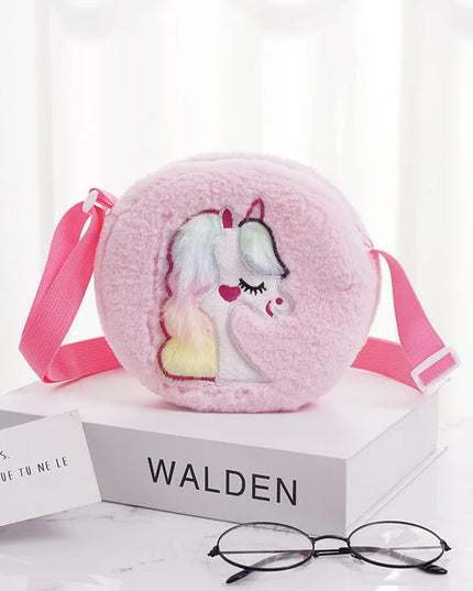 Elegante weiße Einhorn Umhängetasche aus weichem Plüsch mit sicherem Reißverschluss und langem Schultergurt.