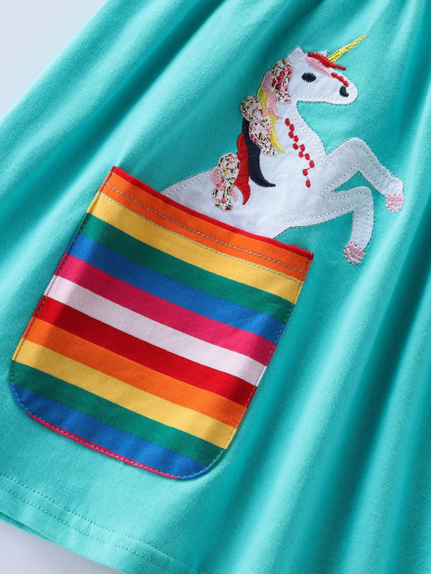 Dein fröhliches Einhorn Kleid in Seeblau!