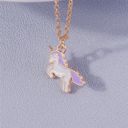 Einhorn Kette mit bunten Enamel-Anhängern, die Einhörner, Blumen, Herzen und Getränke darstellen