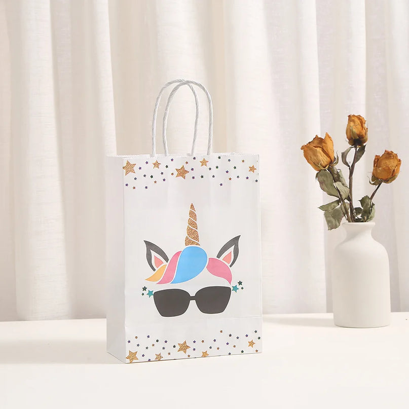 6er-Set bunte Einhorn Geschenktüten aus Papier mit Regenbogen-Einhorn-Motiv, ideal für Gastgeschenke auf Kinderpartys.