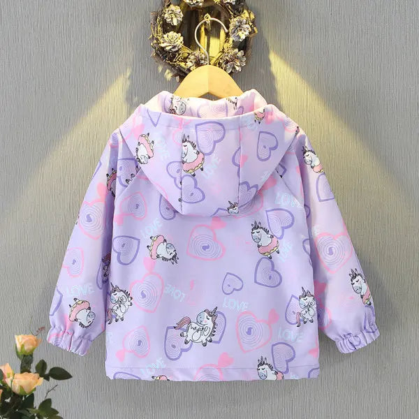 Lila Einhorn Jacke für Mädchen mit Kapuze und buntem Einhorn-Muster, ideal als Windbreaker