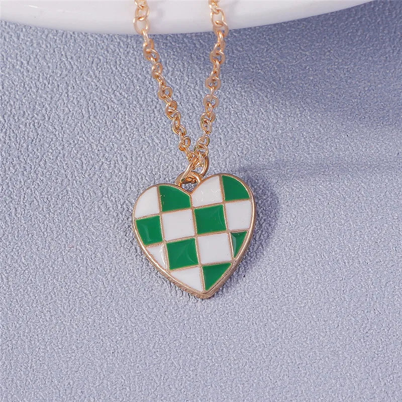 Deine bunte Einhorn Kette mit Enamel-Motiven!