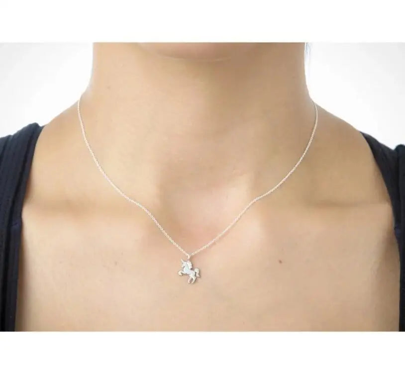 Deine stylische Einhorn Kette aus Legierung!
