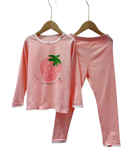 Der zuckersüße Einhorn Pyjama mit Erdbeeren
