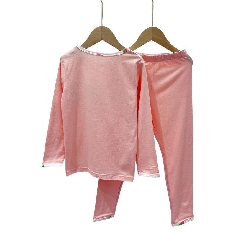 Der zuckersüße Einhorn Pyjama mit Erdbeeren