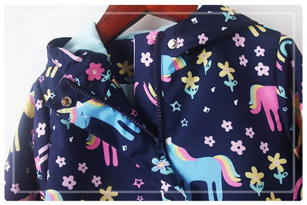 Deine fröhliche Einhorn Jacke für alle Fälle!