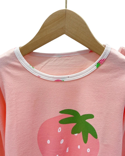 Der zuckersüße Einhorn Pyjama mit Erdbeeren
