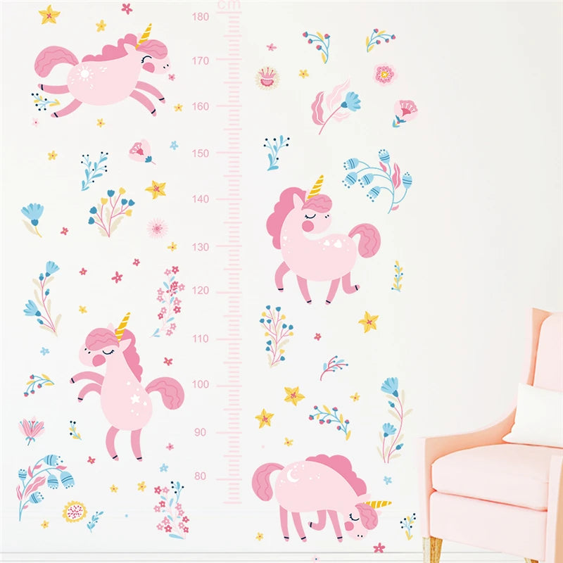 Pinkes Einhorn Wandtattoo mit Höhenmesser