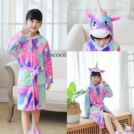Blauer Einhorn Onesie für Kinder aus weichem Flanell, perfekt zum Kuscheln und Spielen
