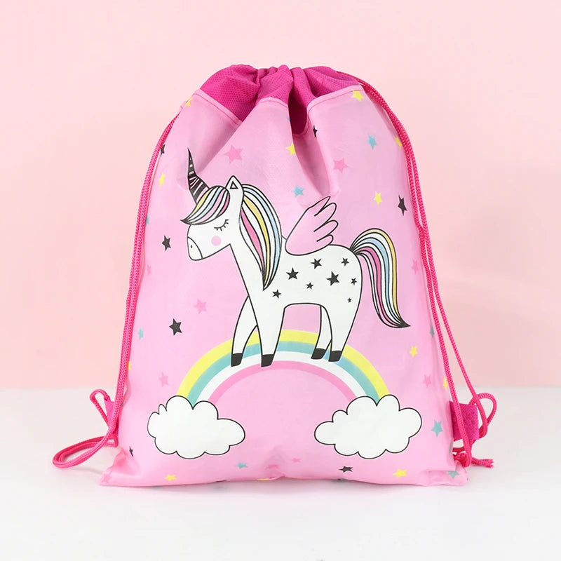 Einhorn Rucksack B01 mit Kordelzug für Kinder, mit detailliertem Cartoon-Einhorn-Motiv