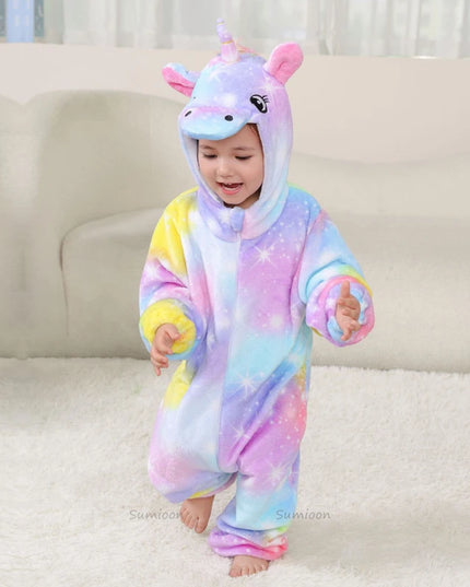 Kleinkind im kuscheligen Riesen Einhorn Pyjama R-17 aus Flanell, mit Kapuze und Horn