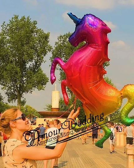 Großer, schimmernder Riesen Einhorn Folienballon mit Laser-Gradienten-Farben, ideal für Partys und Dekoration