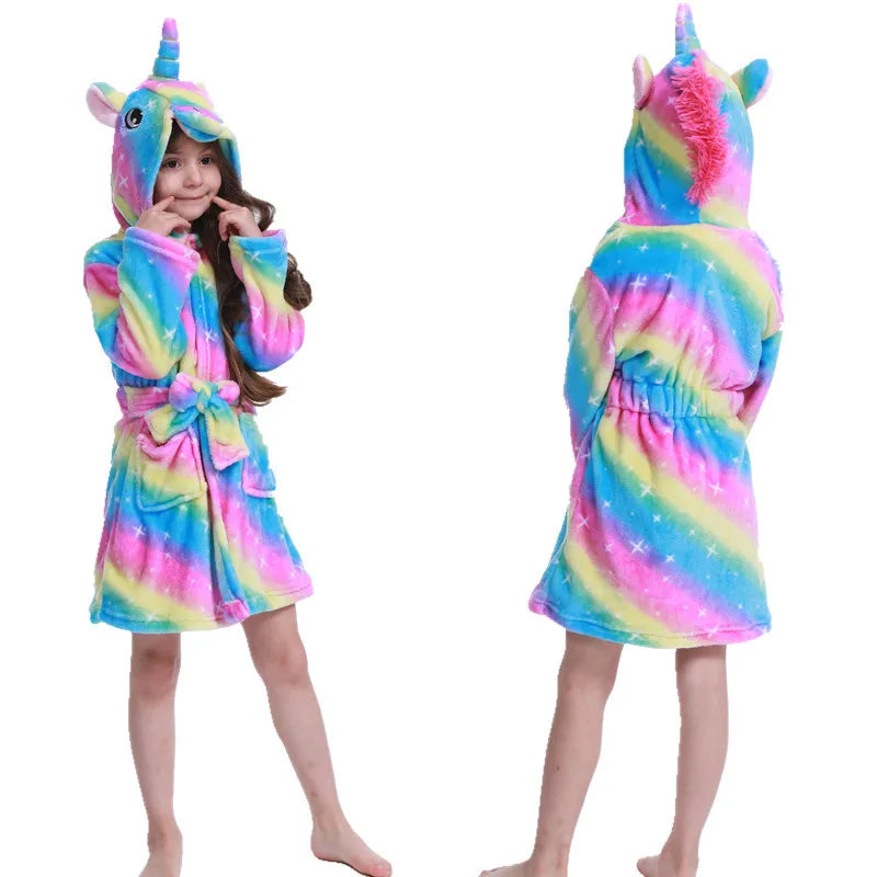 Blaue flauschige Einhorn Schuhe für den Winter mit Regenbogen-Akzenten