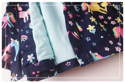 Deine fröhliche Einhorn Jacke für alle Fälle!