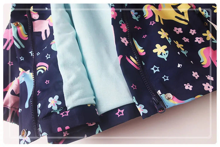 Deine fröhliche Einhorn Jacke für alle Fälle!