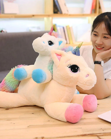 Dein riesiges Regenbogen Einhorn Kissen!