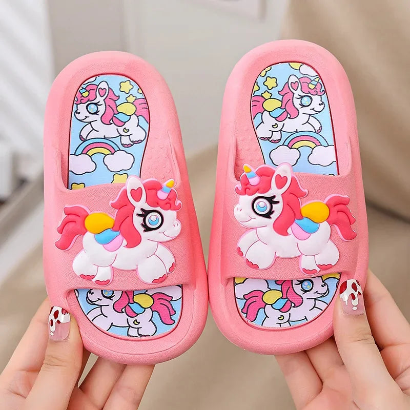 Fluffige Einhorn Hausschuhe für Zuhause