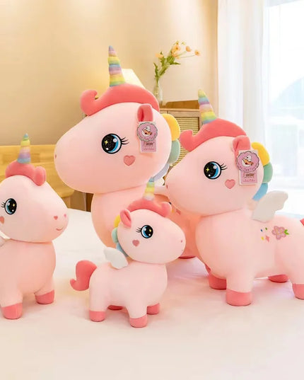 Niedliches pinkes Einhorn Plüschtier in 50cm, 40cm und 30cm, weich gestopft, perfekt für Kindergeburtstage.