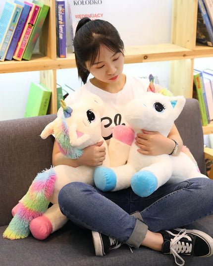 Dein riesiges Regenbogen Einhorn Kissen!