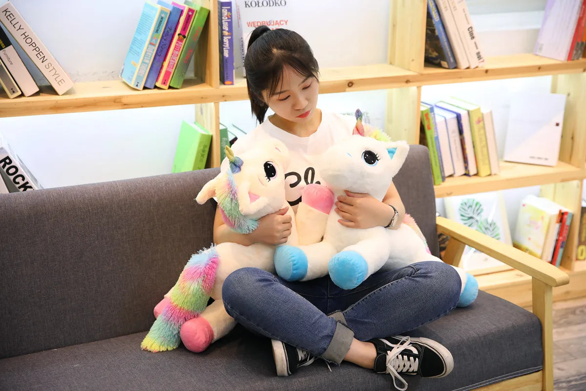 Dein riesiges Regenbogen Einhorn Kissen!