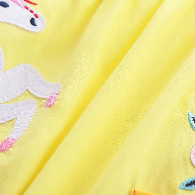 Graues Einhorn Kleid für gemütliche