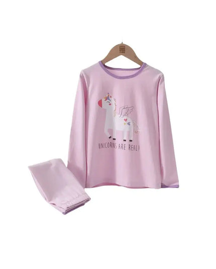 Der zuckersüße Einhorn Pyjama mit Erdbeeren